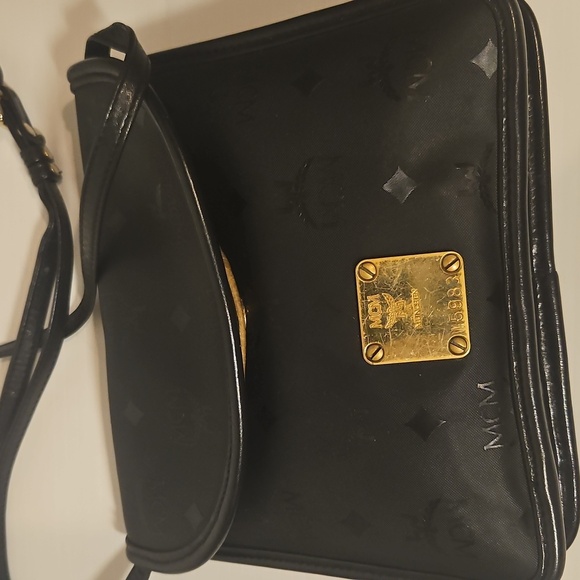Authentic MCM munchen cross body purse - Picture 4 of 13